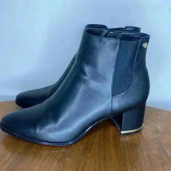 Calvin KleinWomen's Black Fioranna Booties Size 7 - Picture 3 of 8
